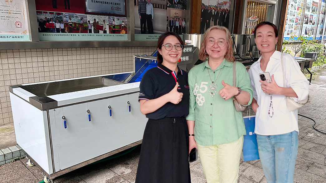 Thai Customer Visits IKE Factory to Inspect Fruit and Vegetable Washing Machine